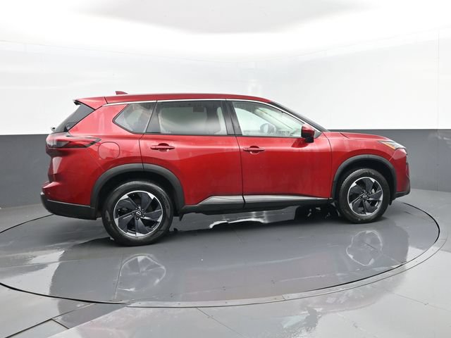 Used 2025 Nissan Rogue SV AWD/4WD image 4