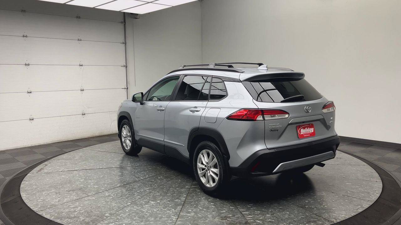 Used 2022 Toyota Corolla Cross LE AWD/4WD image 32