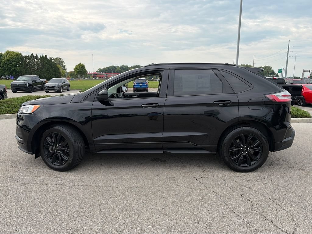 Used 2024 Ford Edge SE w/ Black Appearance Package AWD/4WD image 4