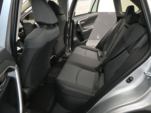 Used 2025 Toyota RAV4 XLE image 12
