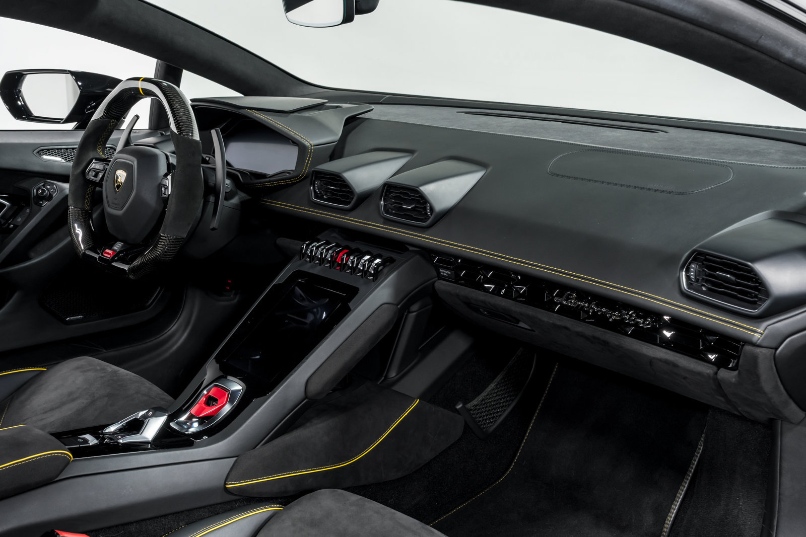 Used 2021 Lamborghini Huracan EVO RWD image 33