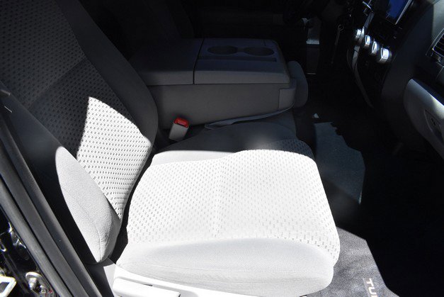 Used 2013 Toyota Tundra 4x4 CrewMax w/ Tow Pkg image 30