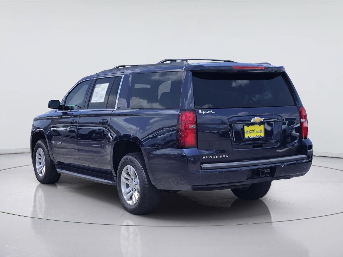 Used 2018 Chevrolet Suburban LT w/ Max Trailering Package RWD image 6