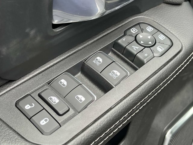 New 2026 RAM 2500 Laramie w/ Sport Appearance Package AWD/4WD image 19