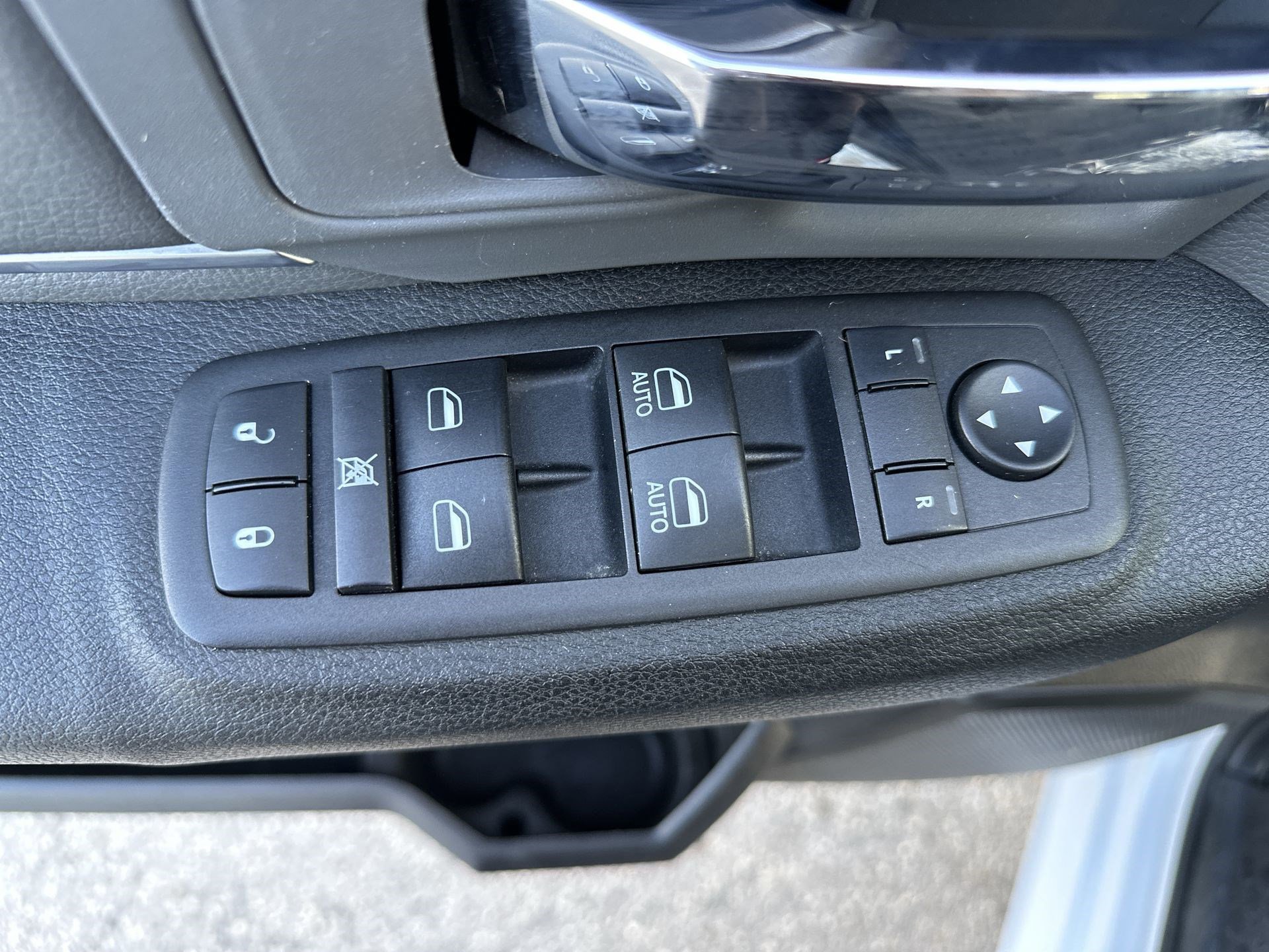 Used 2024 RAM 1500 Classic SLT RWD image 15