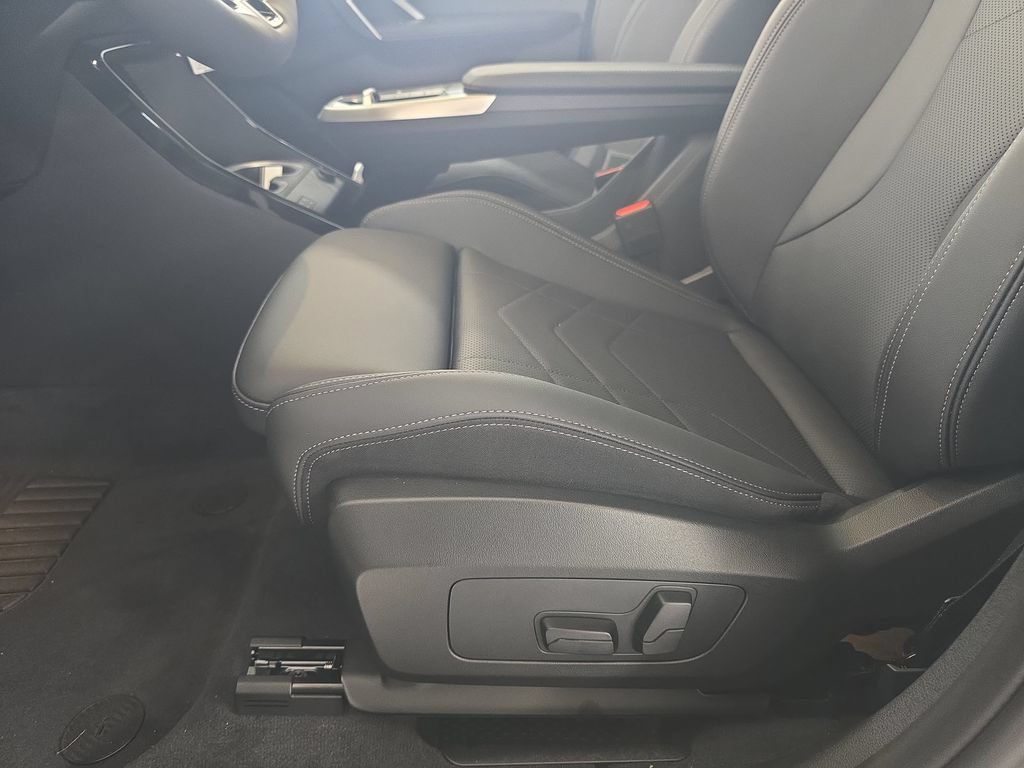 New 2026 BMW X2 xDrive28i w/ M Sport Package AWD/4WD image 14
