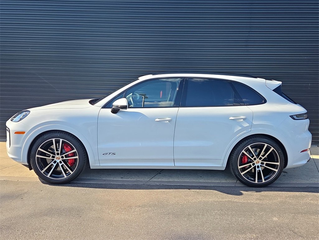 New 2026 Porsche Cayenne GTS image 2