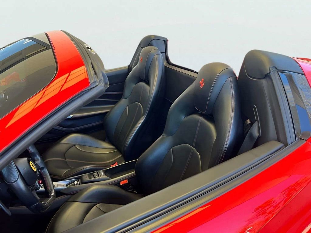 Used 2021 Ferrari F8 Tributo image 16