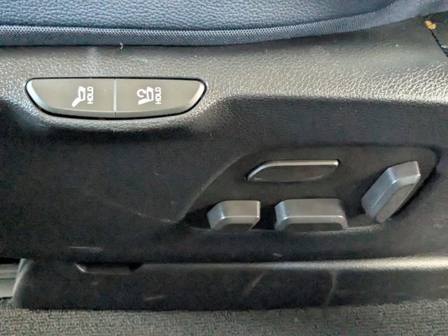 Certified 2025 Kia Carnival SX Prestige FWD image 18