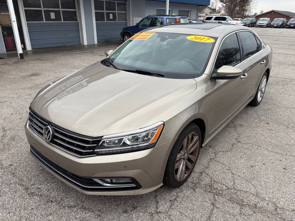 Used 2017 Volkswagen Passat 1.8T SEL Premium image 3