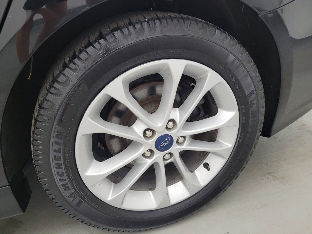 Used 2019 Ford Fusion SE FWD image 31