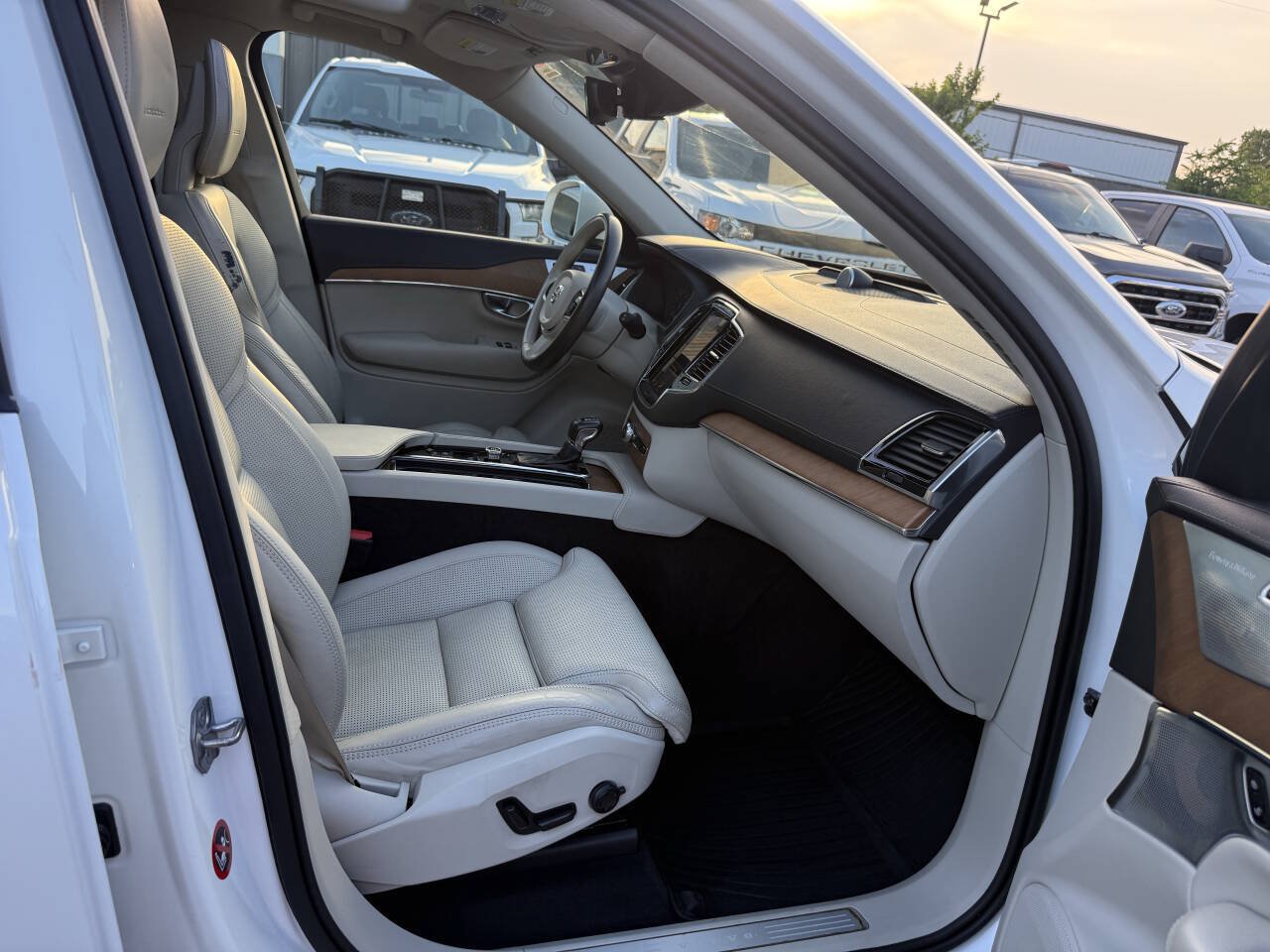 Used 2018 Volvo XC90 T6 Inscription w/ Convenience Package AWD/4WD image 10
