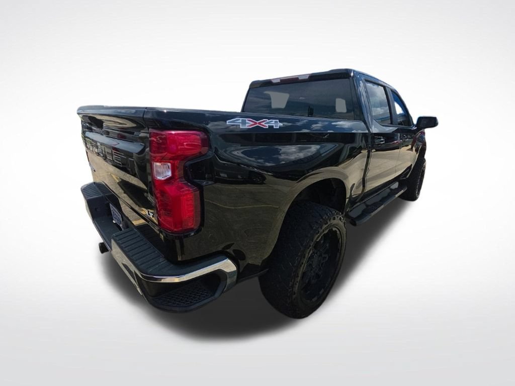 Used 2020 Chevrolet Silverado 1500 LT AWD/4WD image 6