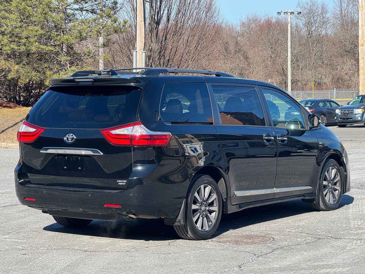 Used 2018 Toyota Sienna Limited Premium image 6