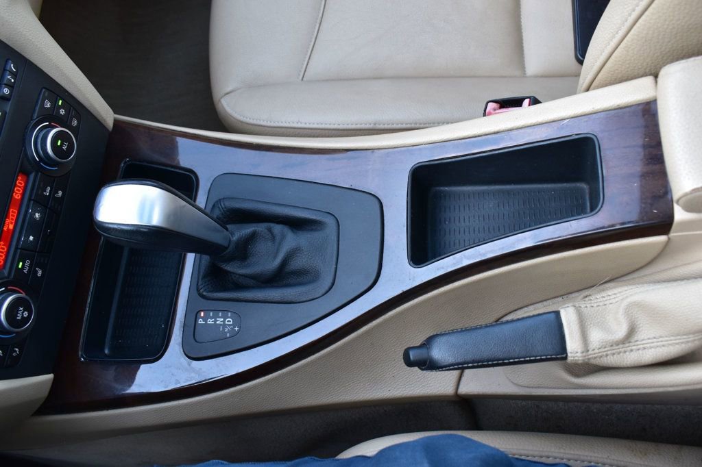 Used 2011 BMW 328i Sedan w/ Premium Pkg image 30