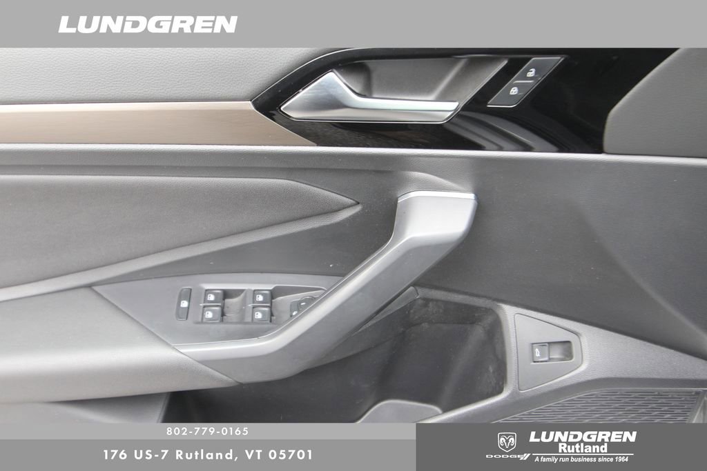 Used 2020 Volkswagen Jetta SEL Premium image 14