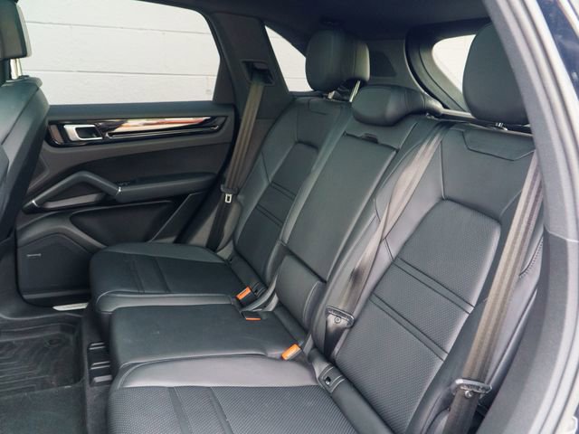 Certified 2023 Porsche Cayenne AWD/4WD image 18