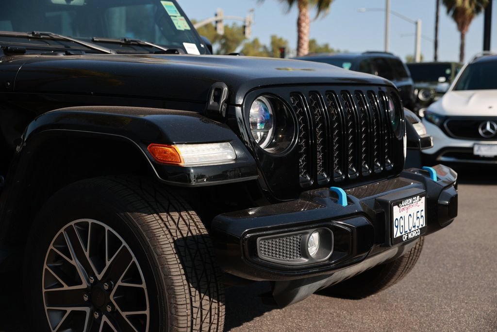 Used 2023 Jeep Wrangler Unlimited Sahara AWD/4WD image 7