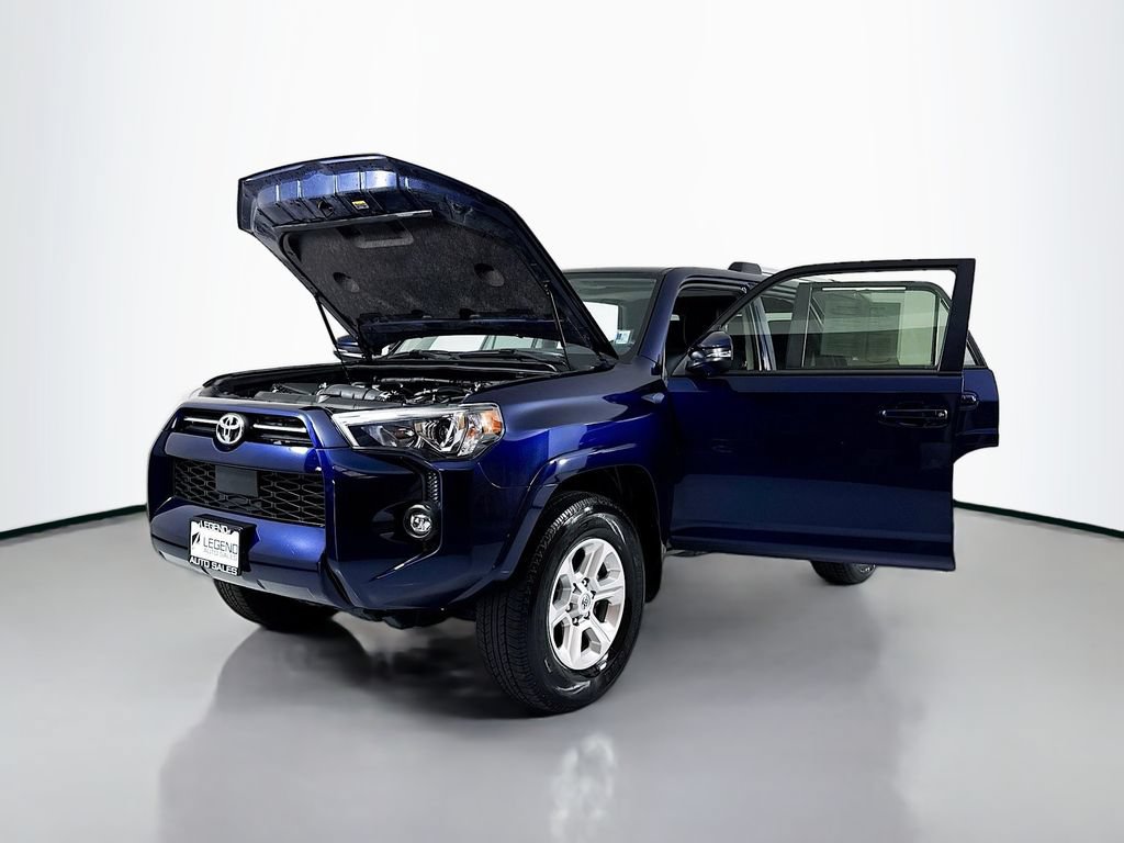 Used 2022 Toyota 4Runner SR5 Premium w/ Moonroof Package AWD/4WD image 19