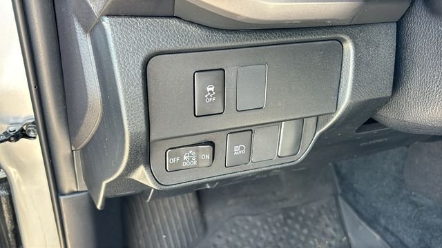 Used 2023 Toyota Tacoma SR5 AWD/4WD image 11
