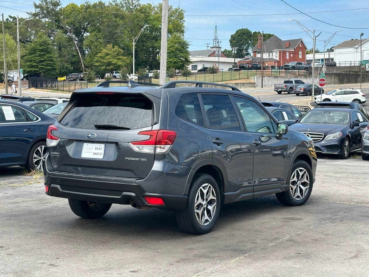 Used 2020 Subaru Forester Premium AWD/4WD image 2