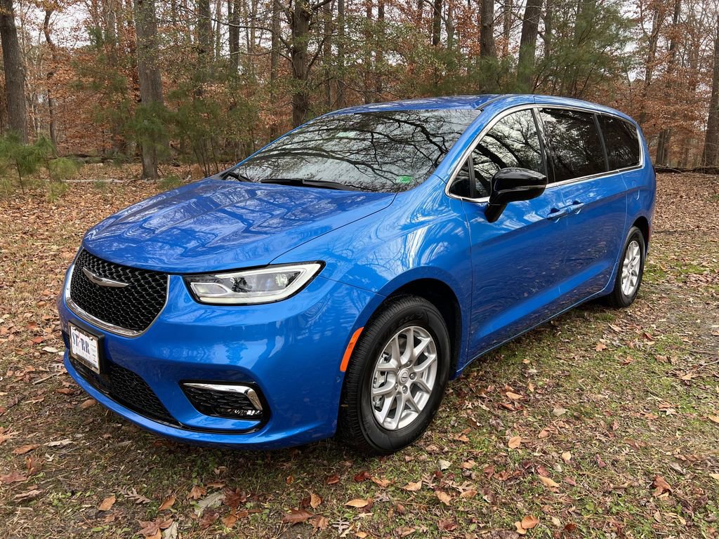 New 2026 Chrysler Pacifica Select image 7