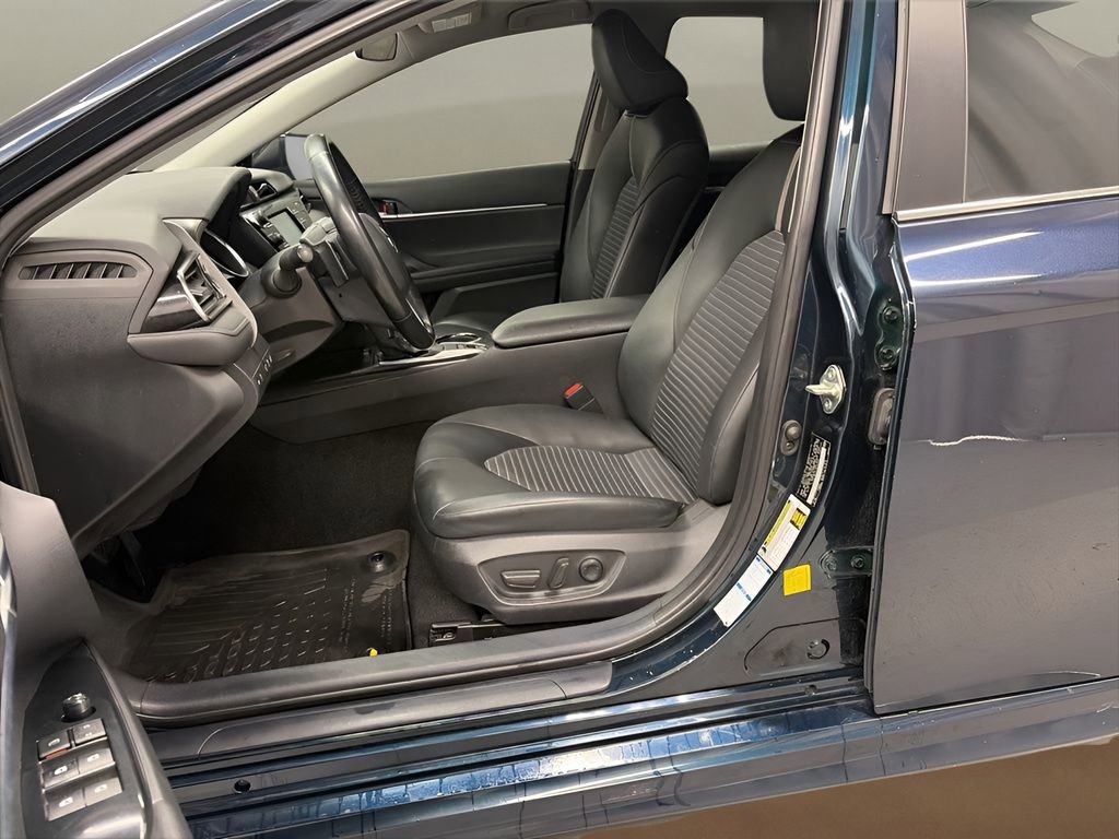 Used 2020 Toyota Camry SE w/ Cold Weather Package AWD/4WD image 10