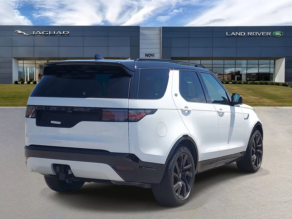 Used 2025 Land Rover Discovery Dynamic SE AWD/4WD image 3