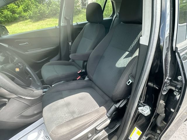 Used 2020 Chevrolet Trax LS FWD image 19