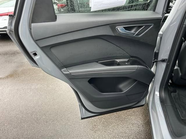 Used 2024 Audi Q4 e-tron Premium Plus w/ Premium Plus image 11