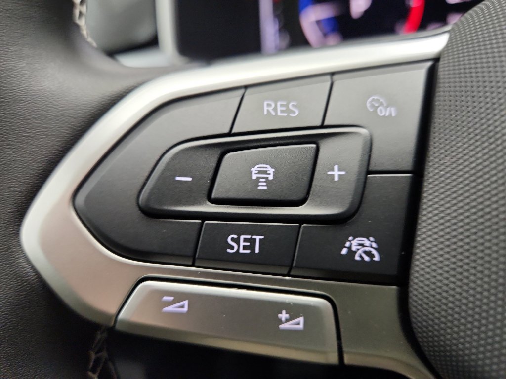 New 2026 Volkswagen Taos SEL image 12