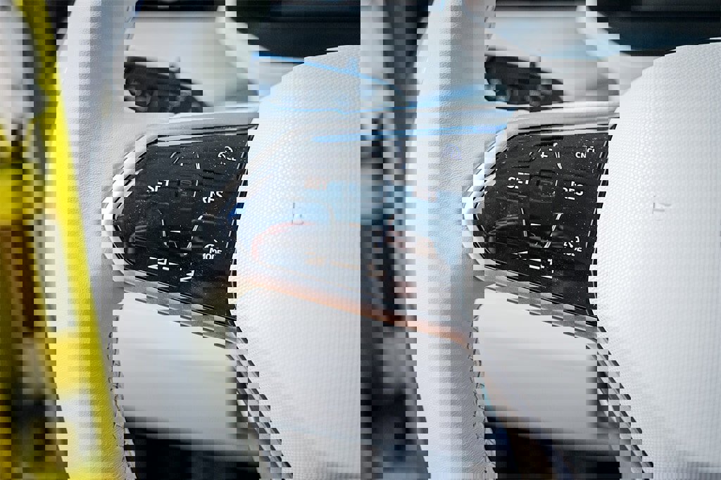 New 2025 Volkswagen ID. Buzz Pro S Plus image 16