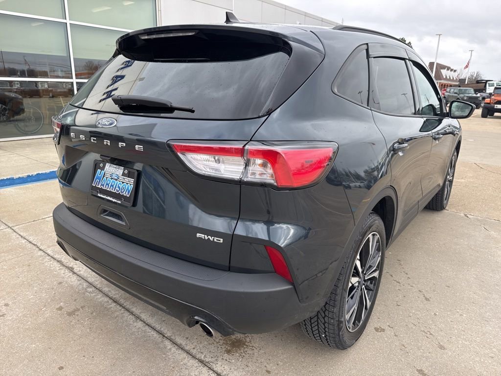Certified 2022 Ford Escape SE w/ SE Sport Appearance Package image 5