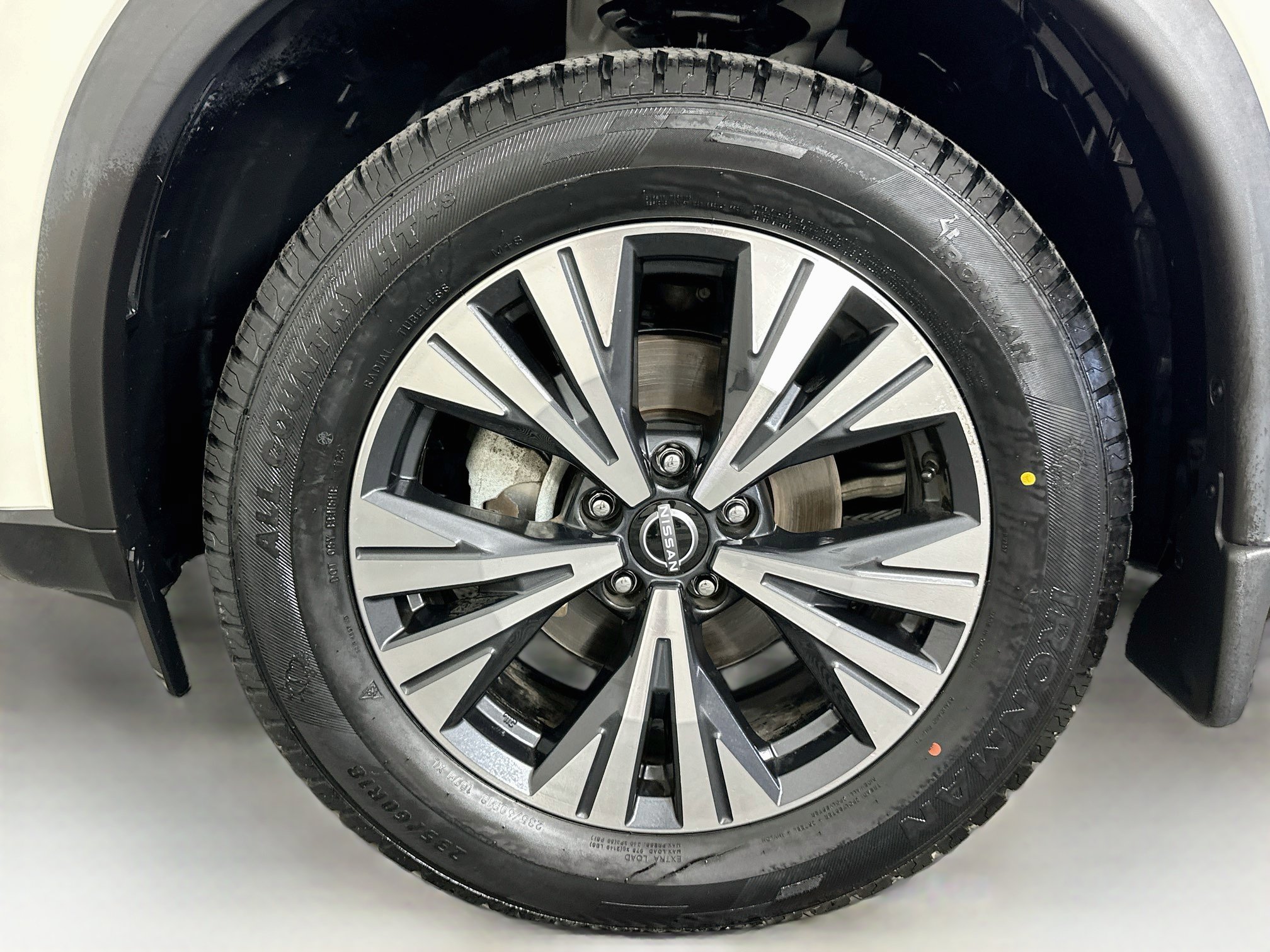 Used 2023 Nissan Rogue SV FWD image 11