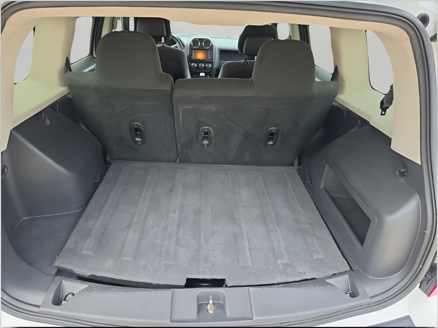 Used 2016 Jeep Patriot Latitude image 7