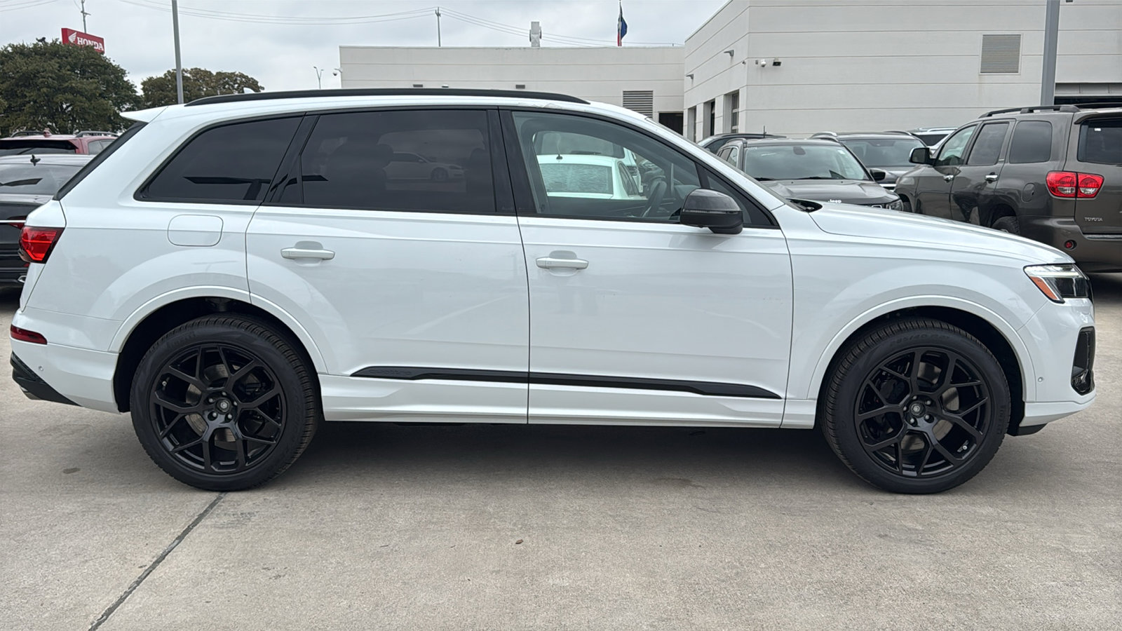 New 2026 Audi SQ7 Premium Plus image 8