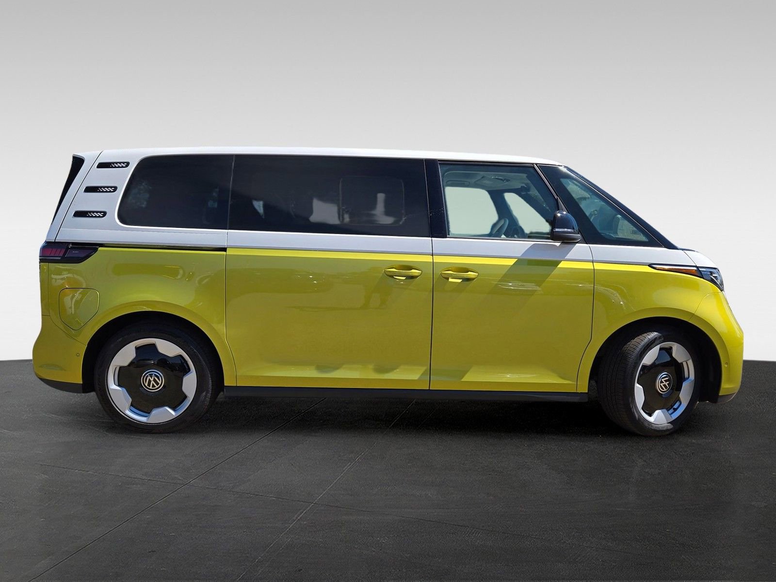 New 2025 Volkswagen ID. Buzz Pro S Plus image 3