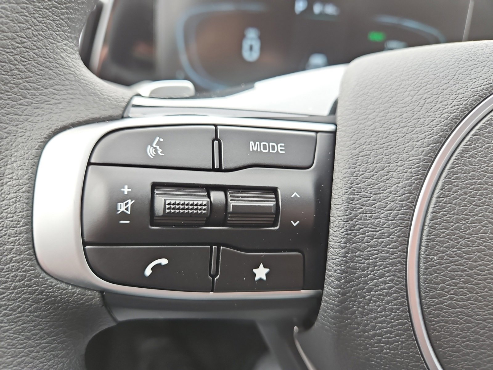 Used 2025 Kia Sportage LX image 24