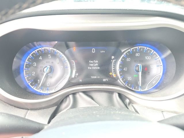 Used 2023 Chrysler Pacifica Touring-L FWD image 12
