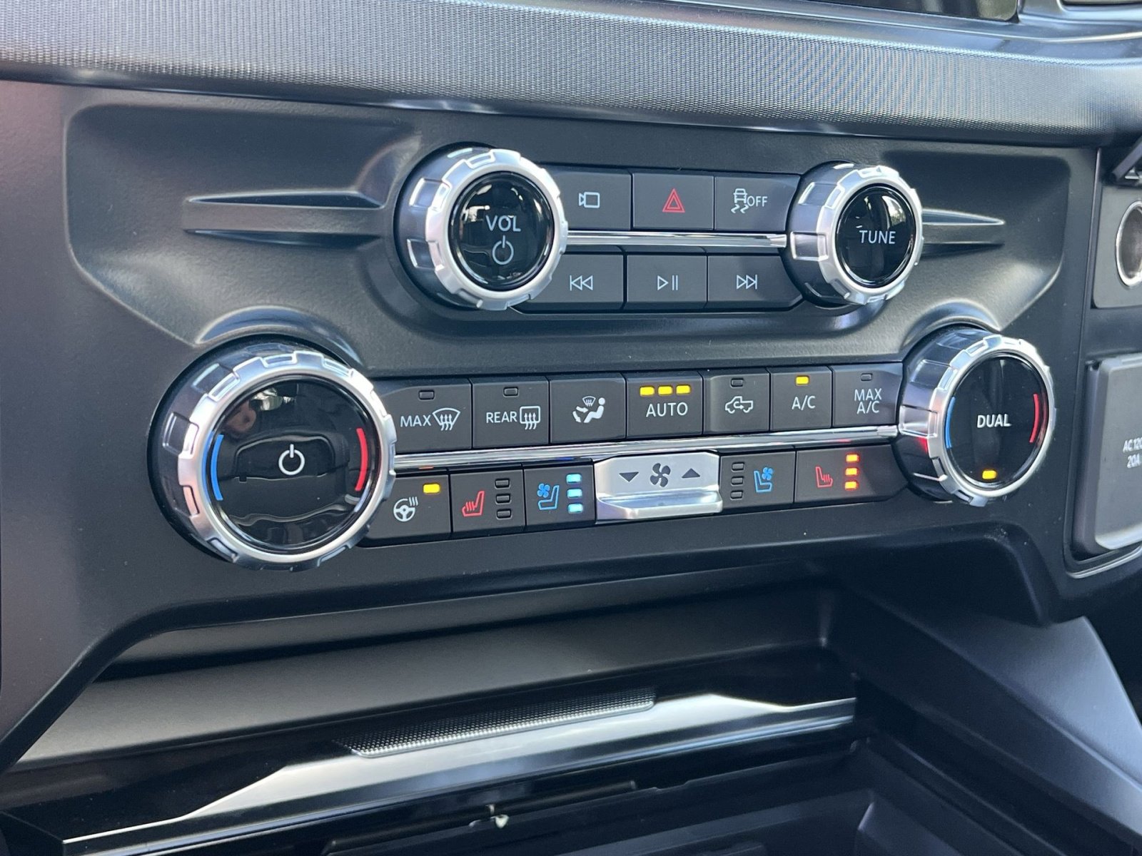 New 2026 Ford F250 Platinum w/ Tremor Off-Road Package image 21