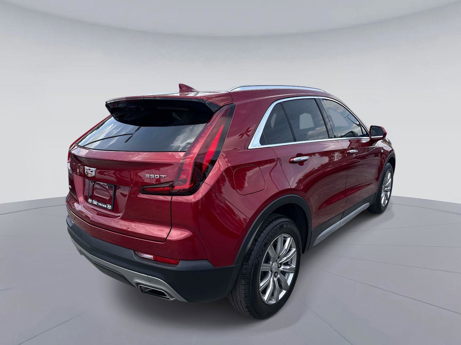 Used 2020 Cadillac XT4 Premium Luxury w/ Driver Assist Package AWD/4WD image 3