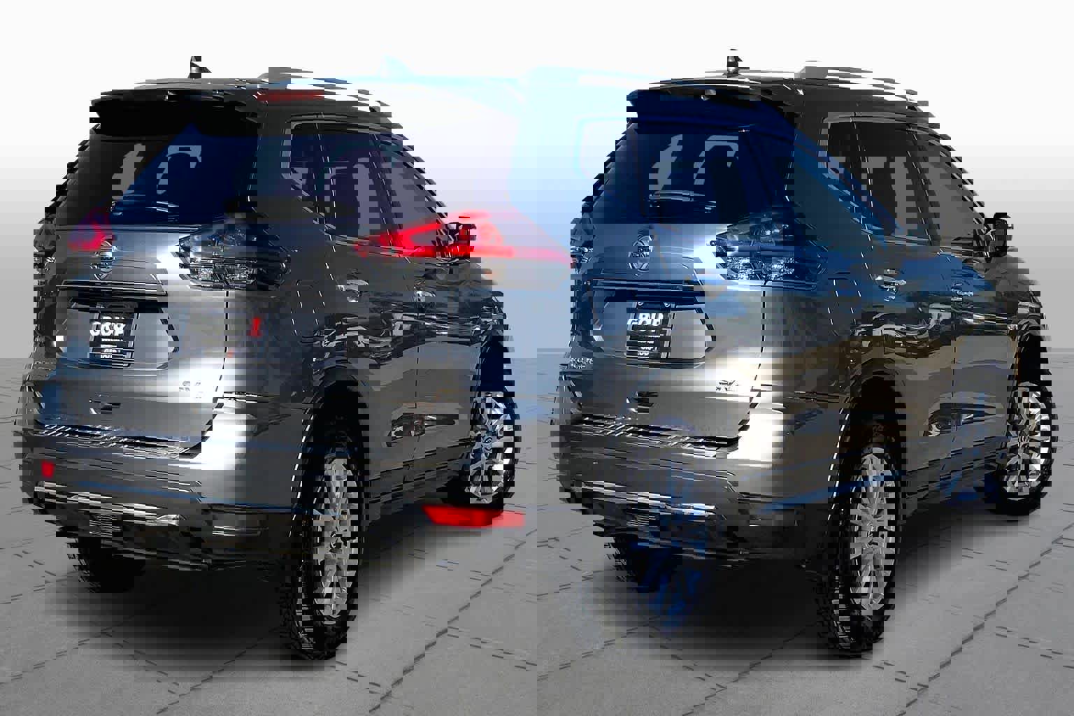 Used 2018 Nissan Rogue SV image 13