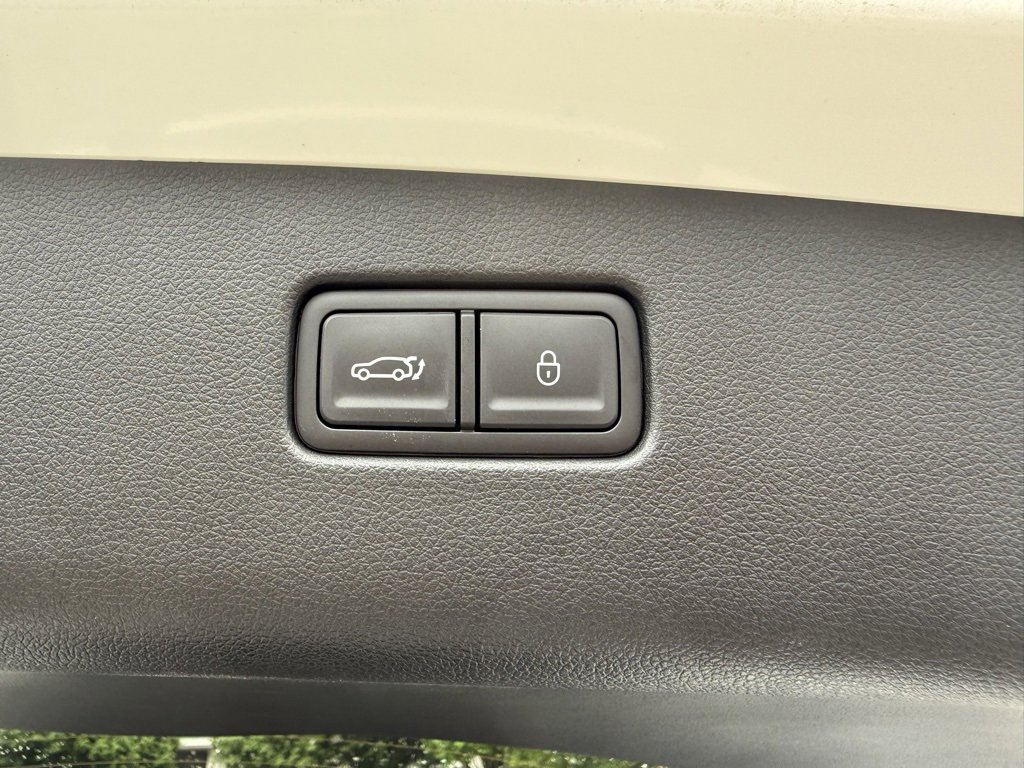 Used 2025 Genesis GV70 3.5T Sport w/ Sport Advanced Package image 13