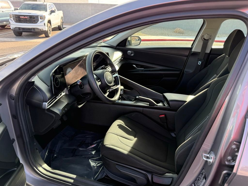 Used 2024 Hyundai Elantra SEL image 11