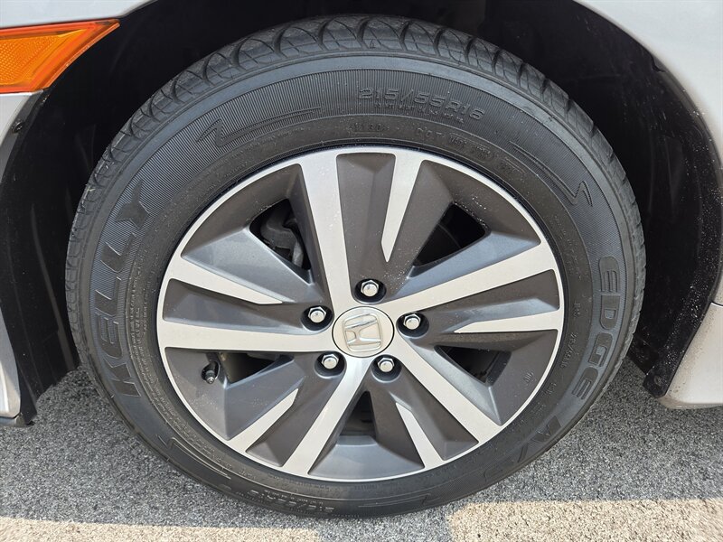 Used 2020 Honda Civic LX image 9