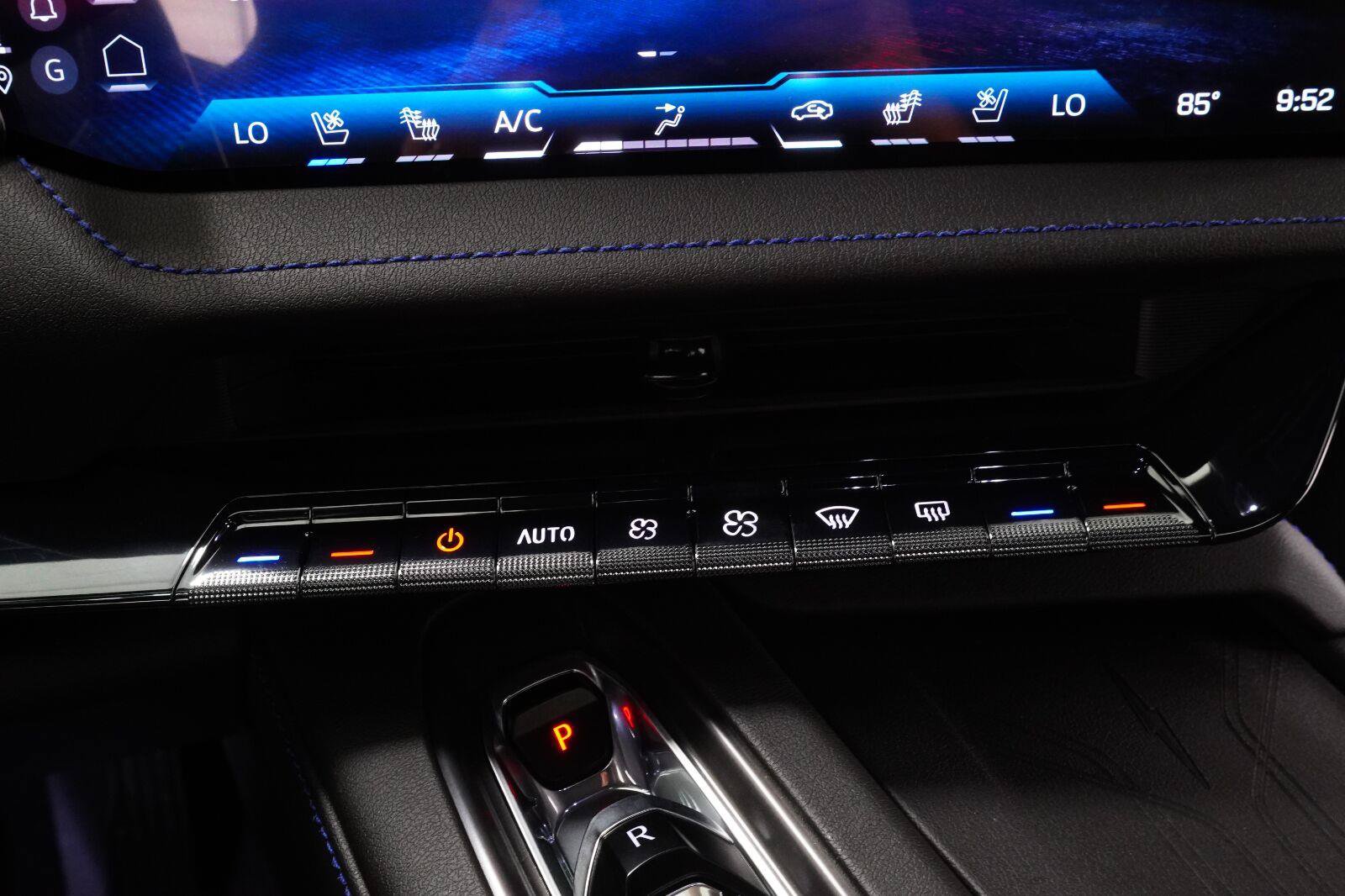 New 2027 Chevrolet Corvette Stingray Convertible RWD image 19