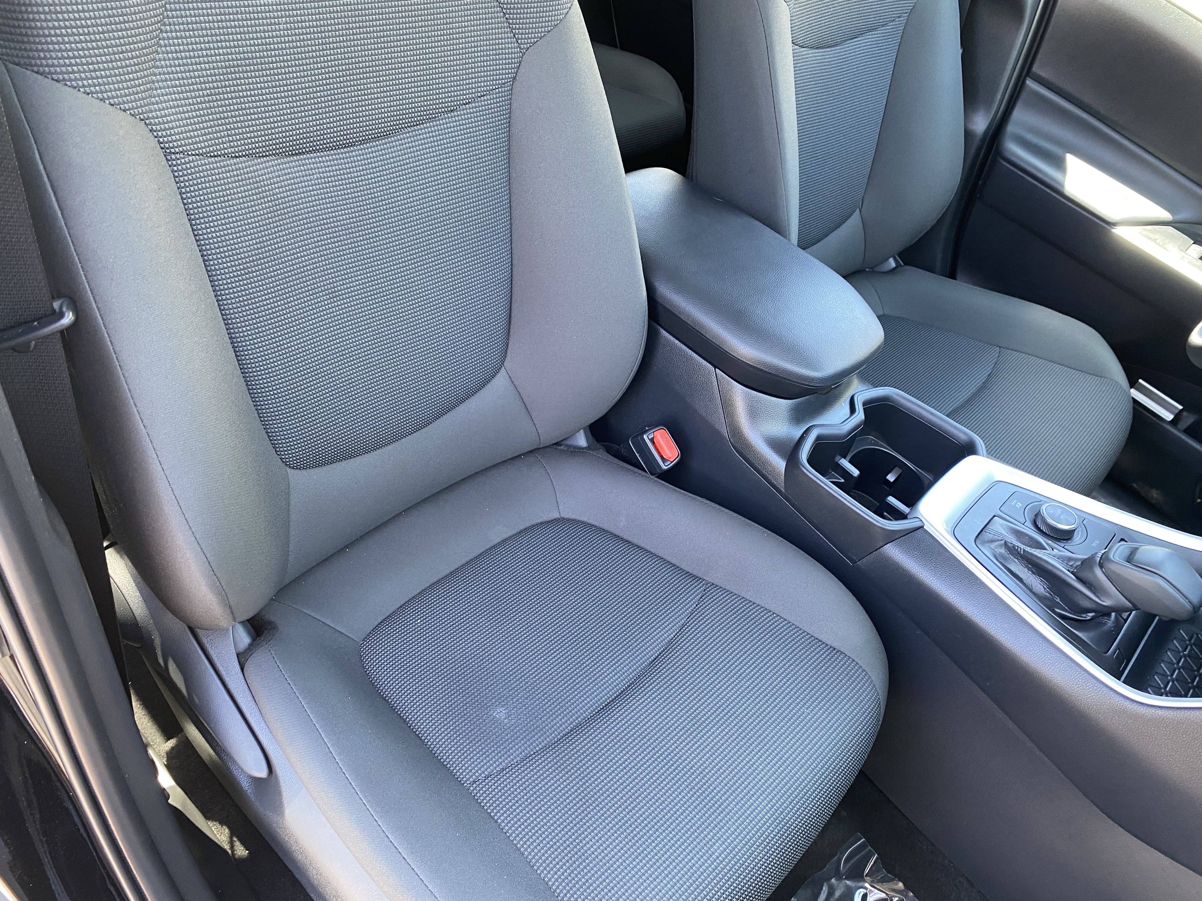 Used 2025 Toyota RAV4 LE image 8