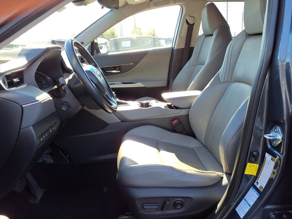 Used 2021 Toyota Venza Limited image 21