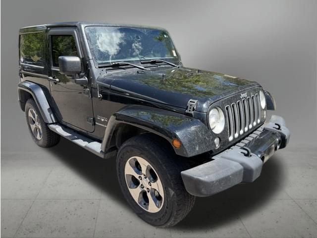 Used 2018 Jeep Wrangler Sahara w/ Connectivity Group AWD/4WD image 2