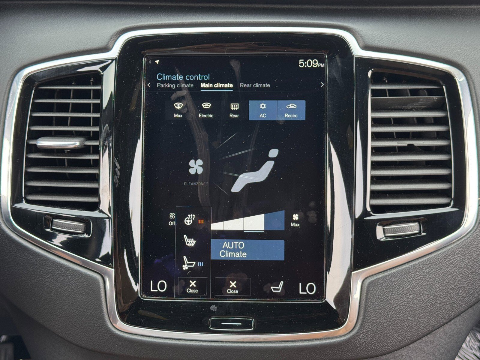 Used 2017 Volvo XC90 T8 Inscription w/ Vision Package image 25